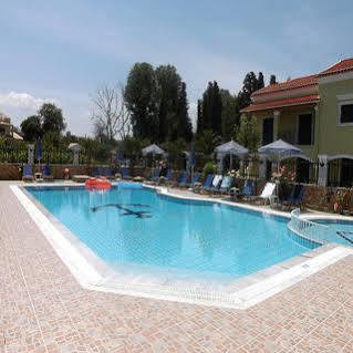 Makis Studios And Apartments Róda Kültér fotó